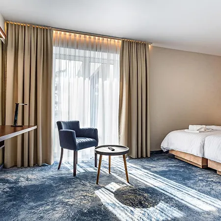 Marton Hotel